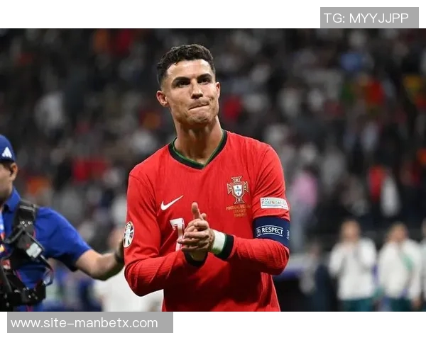 韦斯利精准传中助攻C罗精彩破门迎来职业生涯第950球辉煌时刻